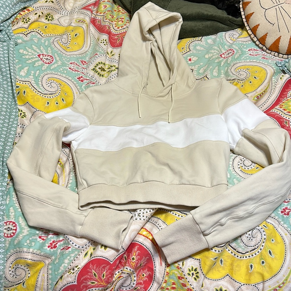 Buffbunny cropped hoodie